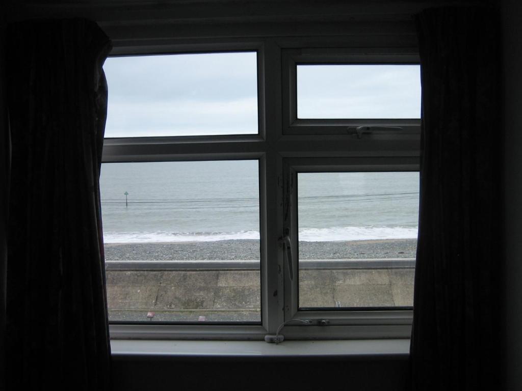 Yha Borth Hostel Exterior photo