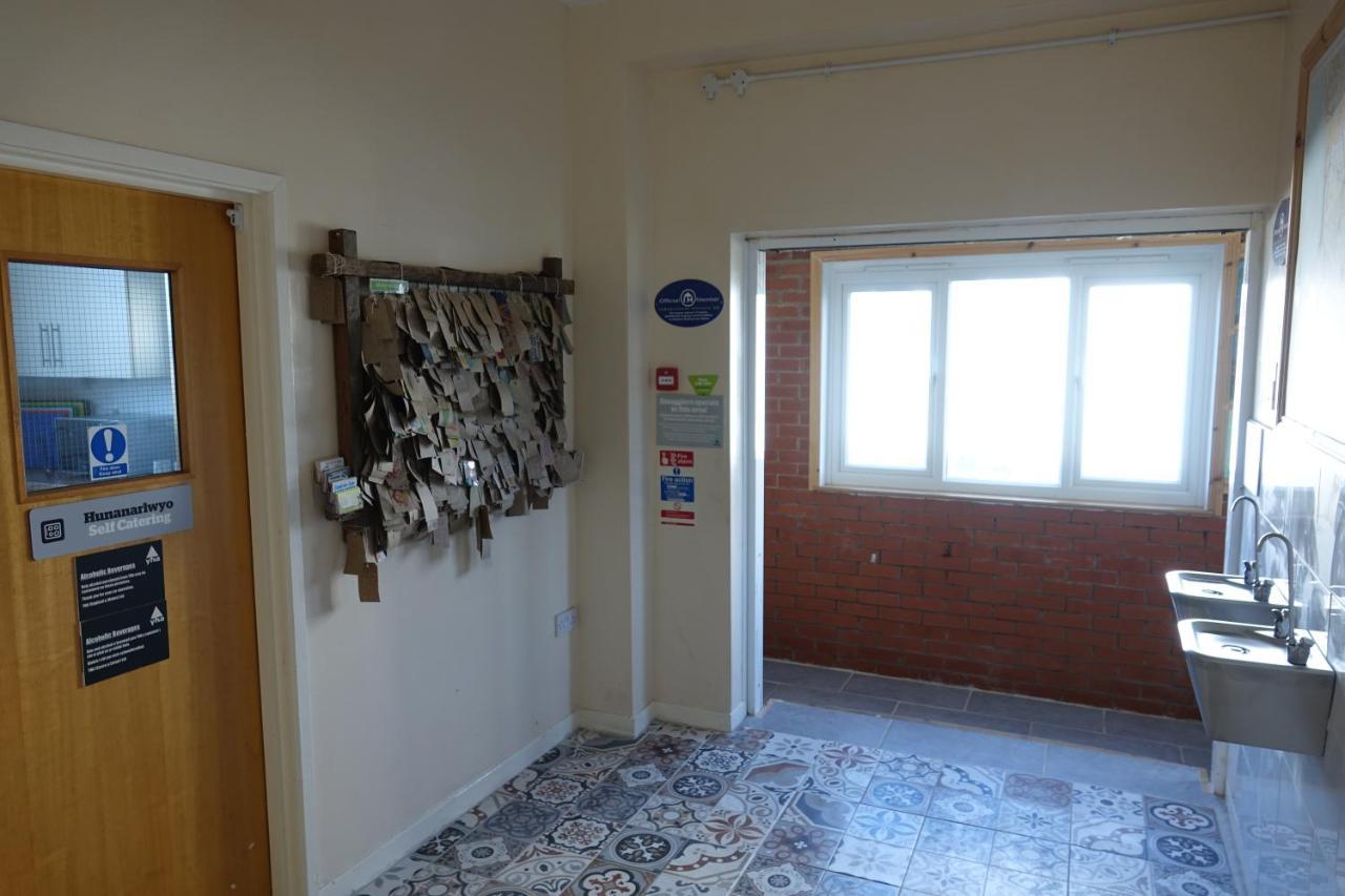 Yha Borth Hostel Exterior photo
